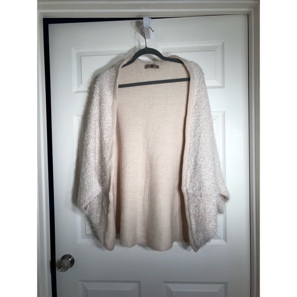 LOOK Shawl NWOT - Picture 1 of 4